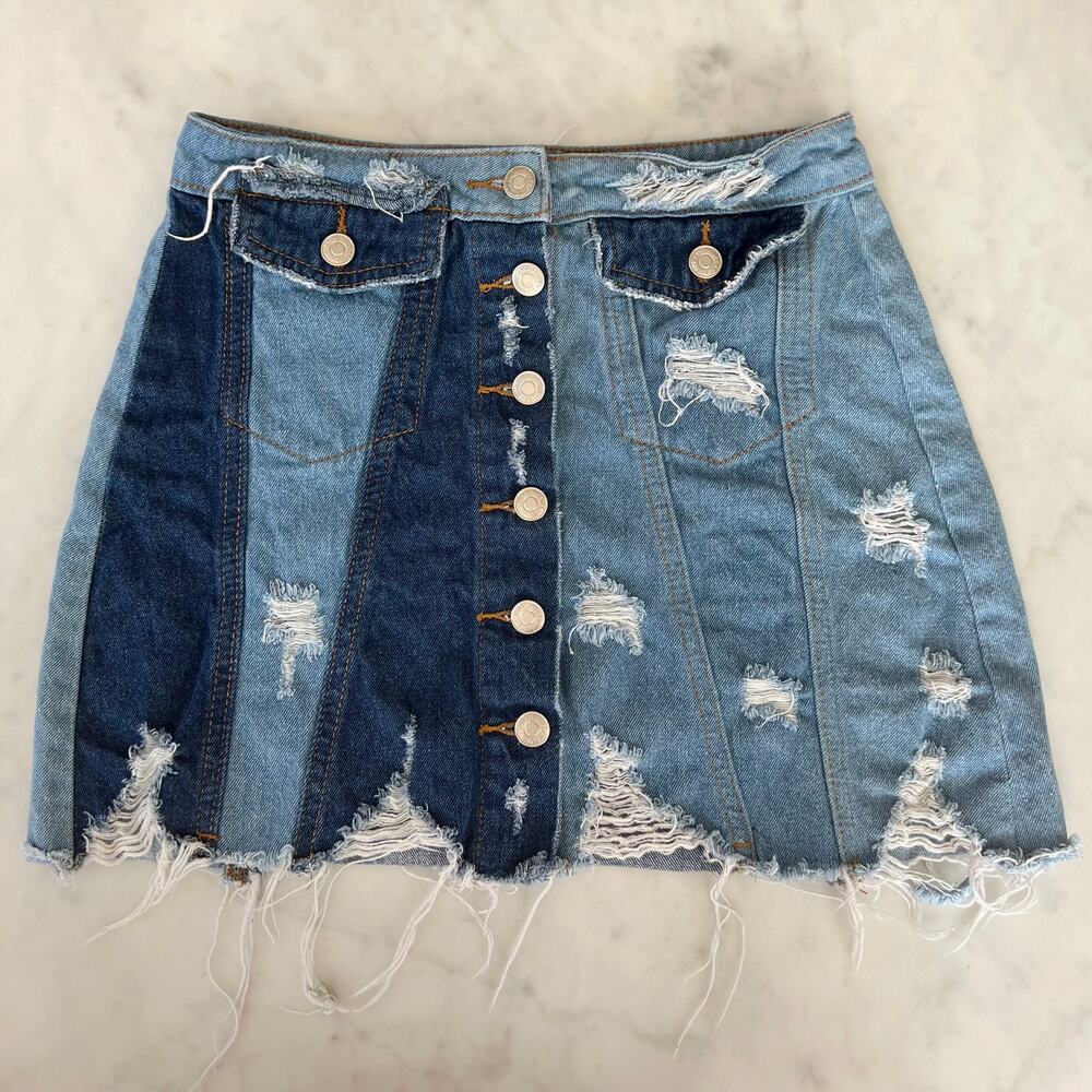 Distressed Multi-Wash Patchwork Denim Mini Skirt / Streetwear Grunge / Small